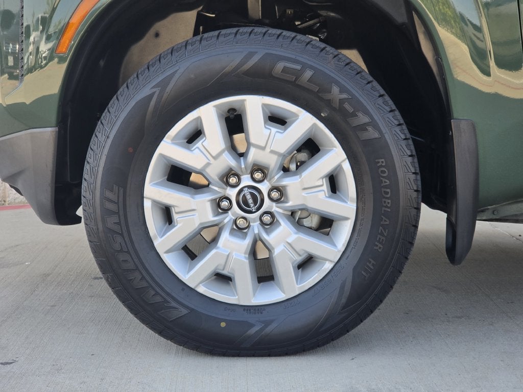 2023 Nissan Frontier SV