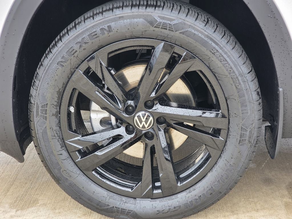 2026 Volkswagen Atlas Cross Sport 2.0T SEL R-Line Black