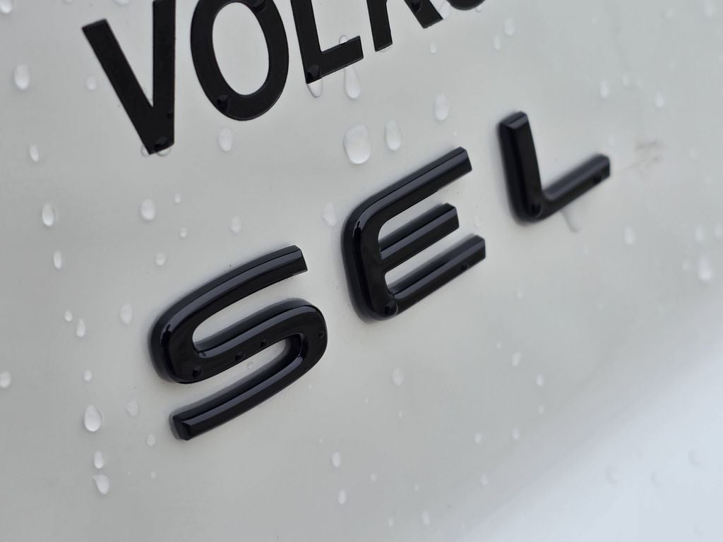 2026 Volkswagen Atlas Cross Sport 2.0T SEL R-Line Black