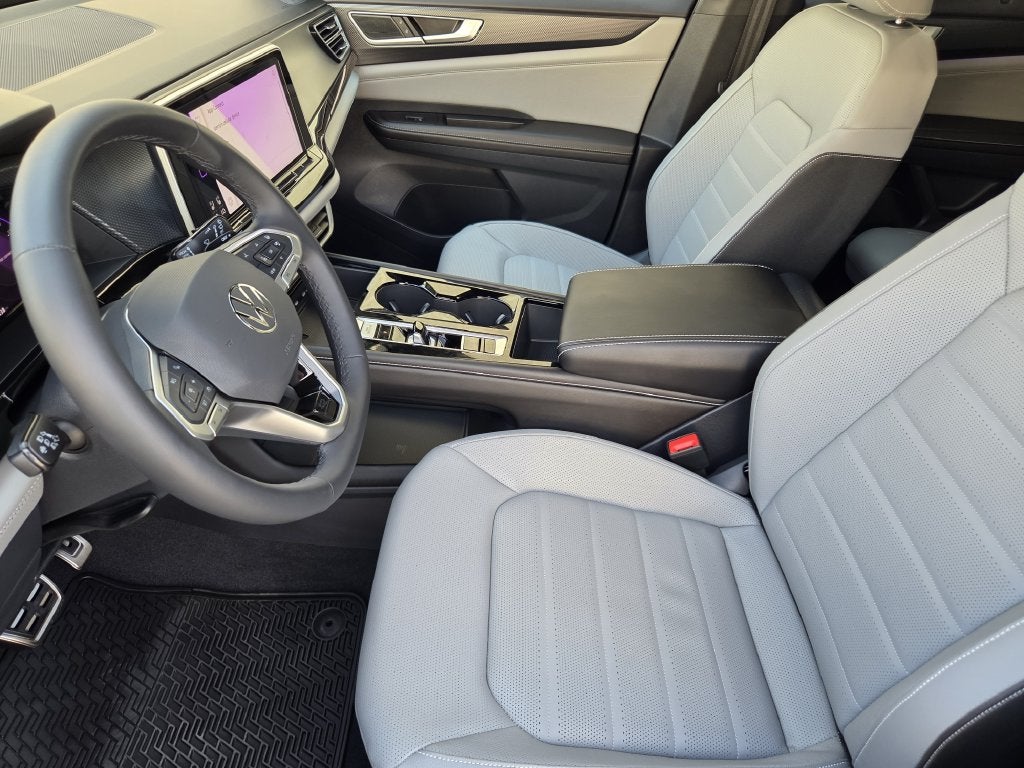 2026 Volkswagen Atlas Cross Sport 2.0T SEL R-Line Black