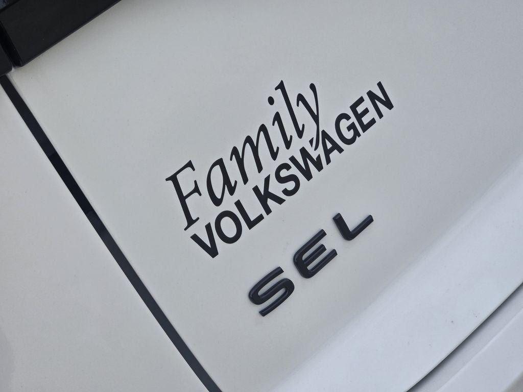 2026 Volkswagen Atlas Cross Sport 2.0T SEL R-Line Black