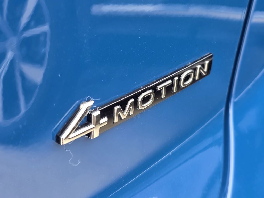 2025 Volkswagen Atlas Cross Sport 2.0T SEL R-Line Black