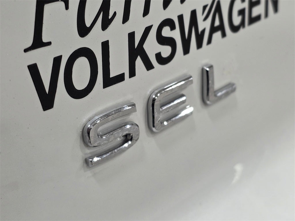 2024 Volkswagen Atlas Cross Sport 2.0T SEL R-Line
