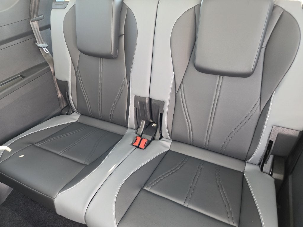 2027 Volkswagen Atlas 2.0T SE