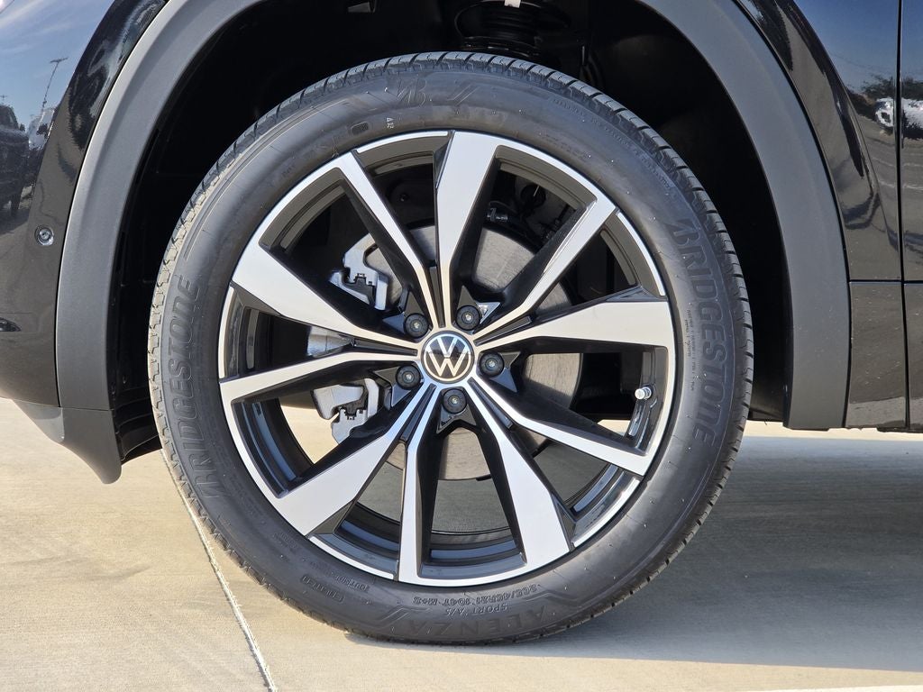 2026 Volkswagen Atlas Cross Sport 2.0T SEL Premium R-Line