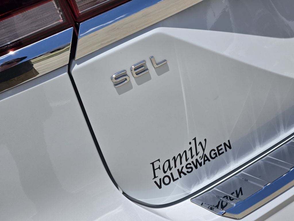 2024 Volkswagen Atlas 2.0T SEL Premium R-Line