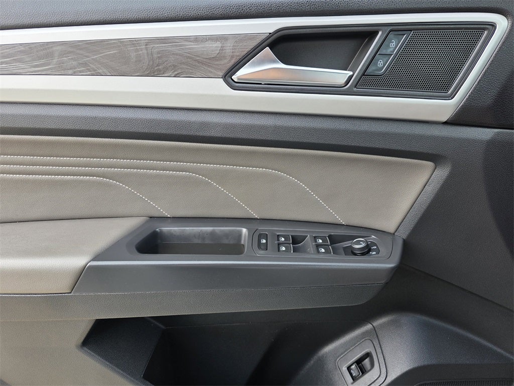 2023 Volkswagen Atlas Cross Sport 2.0T SE w/Technology