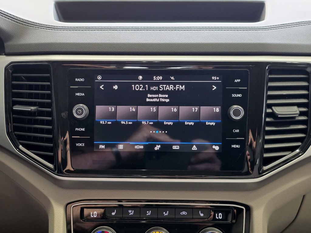 2023 Volkswagen Atlas 3.6L V6 SE w/Technology