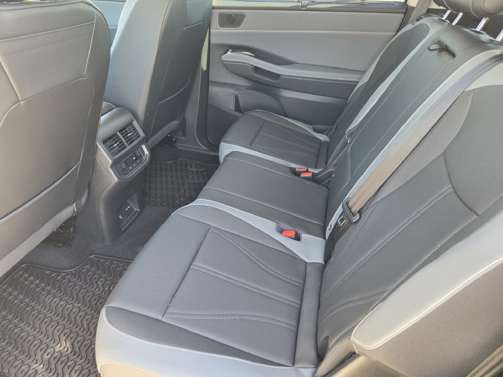 2027 Volkswagen Atlas SE w/Technology