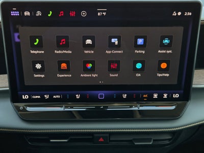 2027 Volkswagen Atlas SE w/Technology
