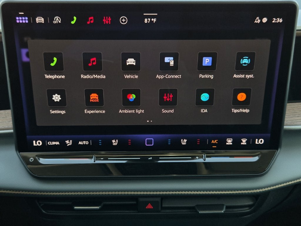 2027 Volkswagen Atlas SE w/Technology