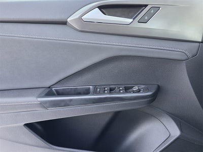 2025 Volkswagen Taos 1.5T SE Black