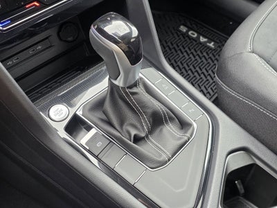 2026 Volkswagen Taos 1.5T SE Black