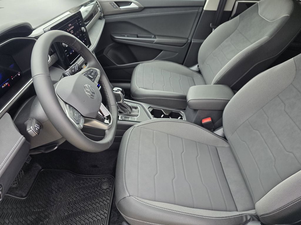 2026 Volkswagen Taos 1.5T SE Black