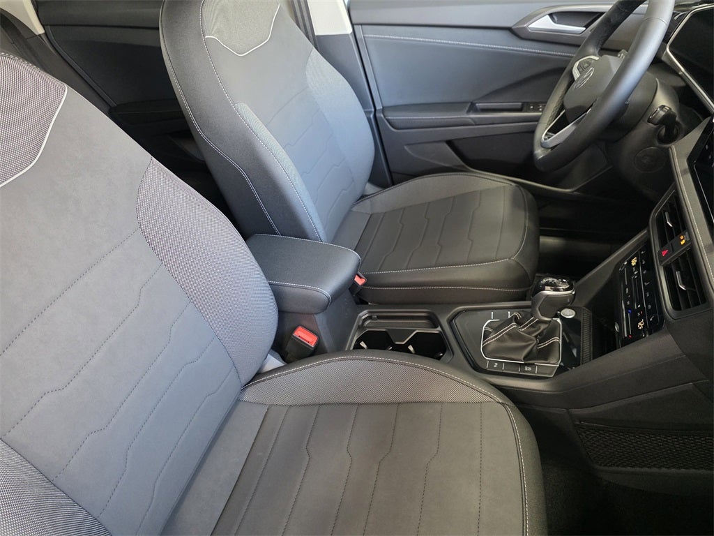 2025 Volkswagen Taos 1.5T SE Black