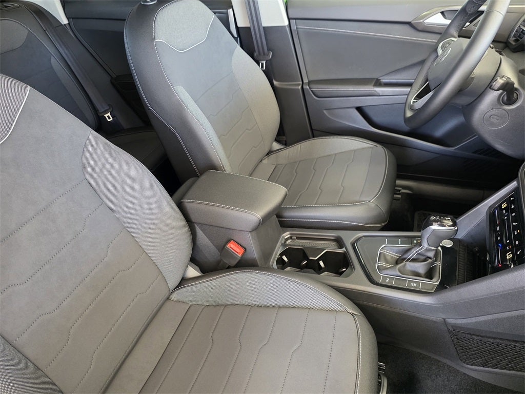 2025 Volkswagen Taos 1.5T SE Black