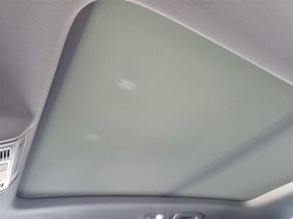 2025 Volkswagen Taos 1.5T SE Black