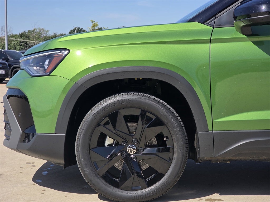 2025 Volkswagen Taos 1.5T SE Black