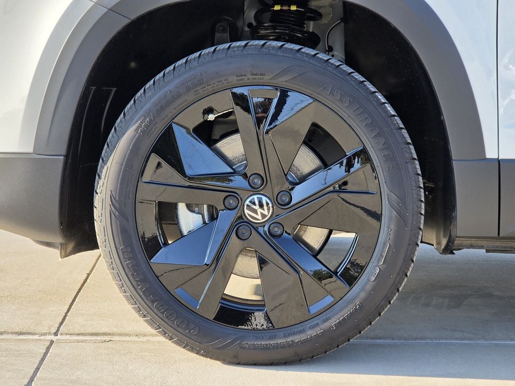 2027 Volkswagen Taos 1.5T SE