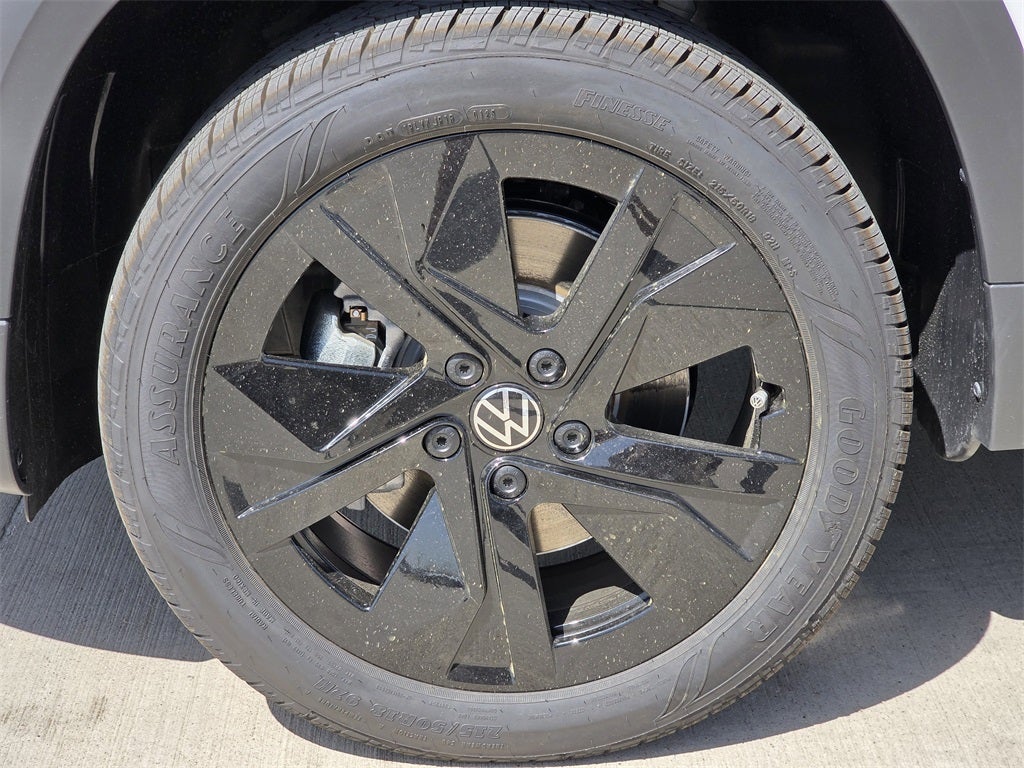 2025 Volkswagen Taos 1.5T SE