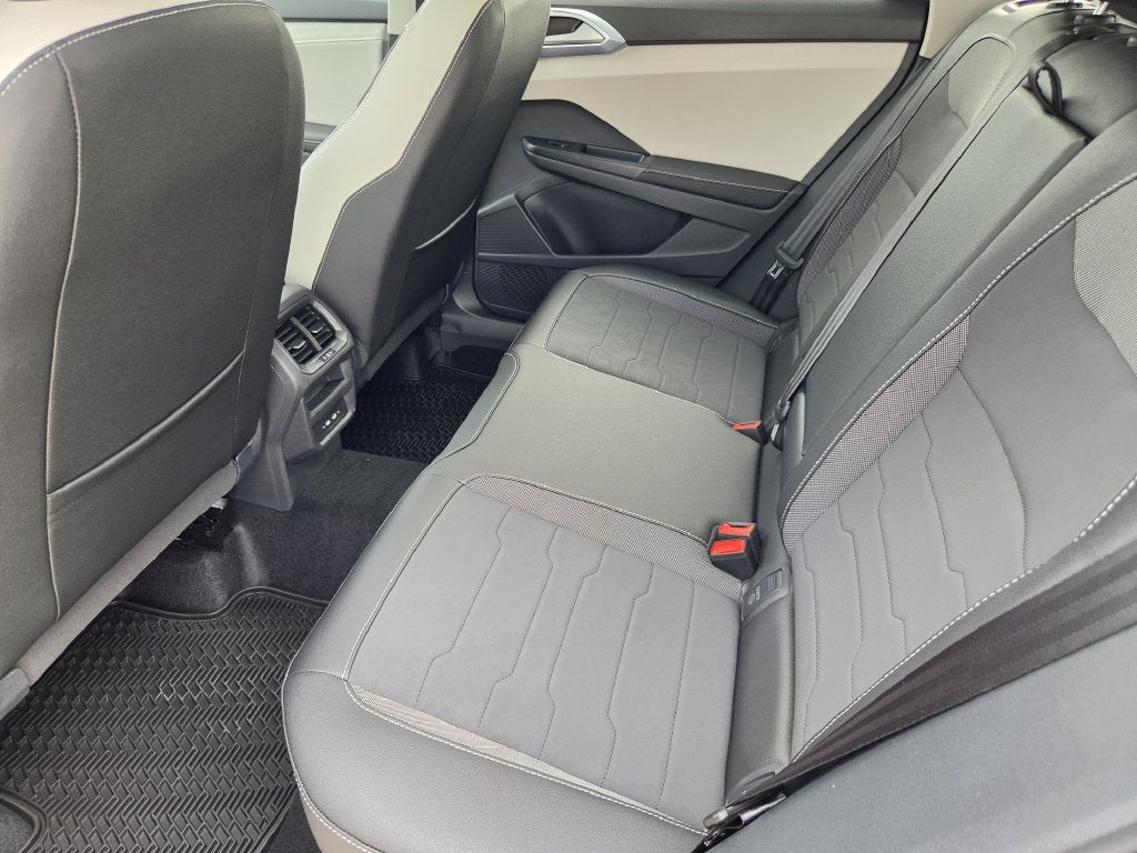 2027 Volkswagen Taos 1.5T SE