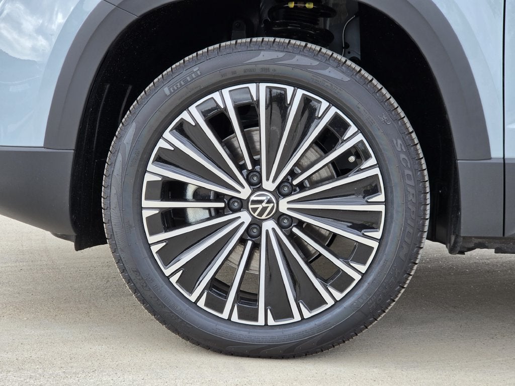2027 Volkswagen Taos 1.5T SE
