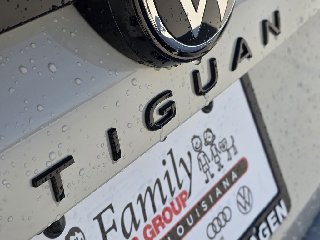 2026 Volkswagen Tiguan 2.0T SE R-Line Black