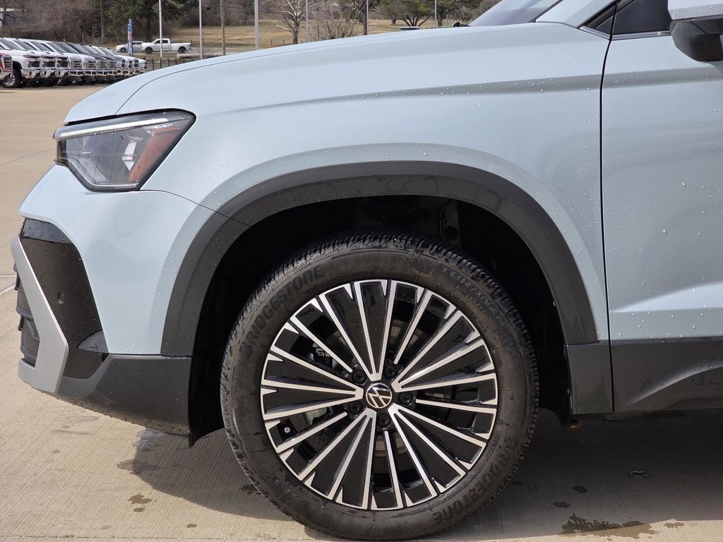 2025 Volkswagen Taos 1.5T SE