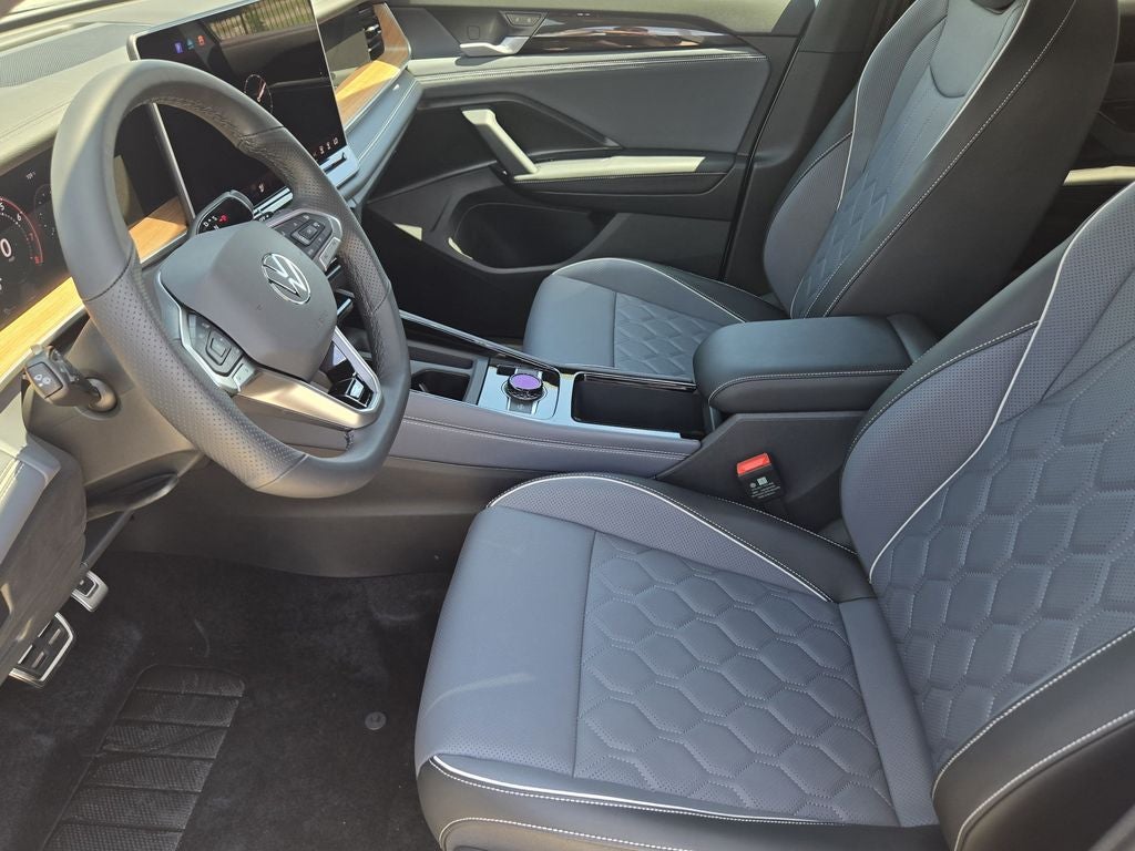 2026 Volkswagen Tiguan 2.0T SEL R-Line Turbo