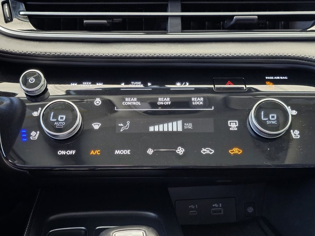 2023 INFINITI QX60 LUXE