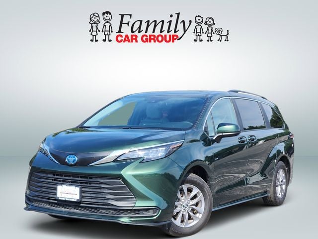 2025 Toyota Sienna LE 8 Passenger