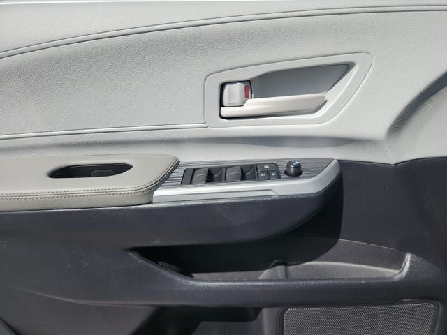 2025 Toyota Sienna LE 8 Passenger