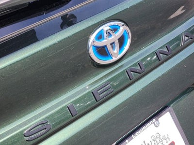 2025 Toyota Sienna LE 8 Passenger