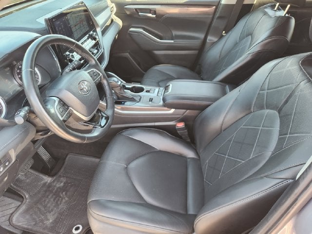 2022 Toyota Highlander Platinum