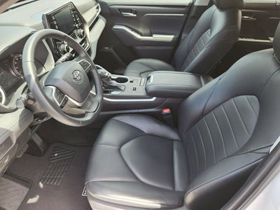 2022 Toyota Highlander Hybrid XLE