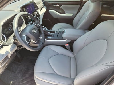 2025 Toyota Highlander Hybrid XLE