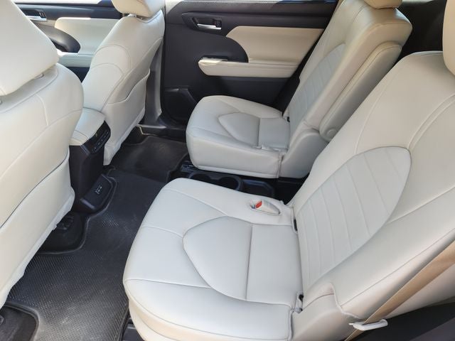 2025 Toyota Highlander XLE