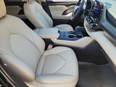 2025 Toyota Highlander XLE