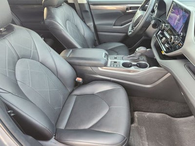 2023 Toyota Highlander Platinum