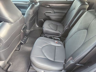 2023 Toyota Highlander Platinum