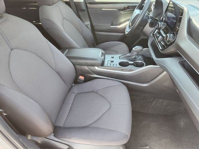 2025 Toyota Highlander LE