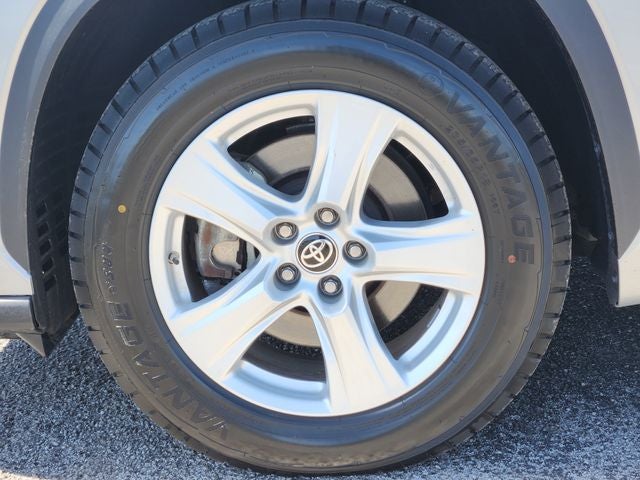 2025 Toyota Highlander LE