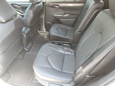 2023 Toyota Highlander Platinum