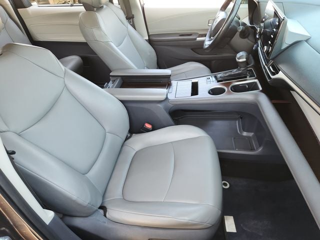 2021 Toyota Sienna XLE 8 Passenger