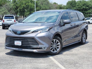 2021 Toyota Sienna XLE 8 Passenger