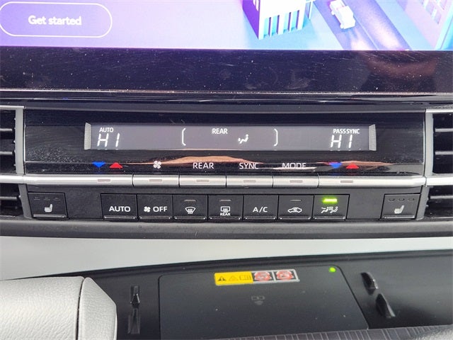 2025 Toyota Sienna XLE 8 Passenger