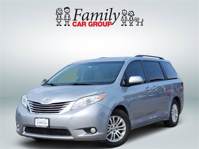 2017 Toyota Sienna XLE Premium 8 Passenger