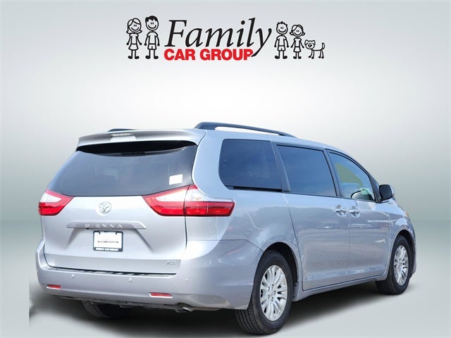 2017 Toyota Sienna XLE Premium 8 Passenger