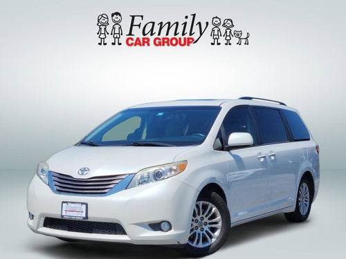 2017 Toyota Sienna XLE 8 Passenger