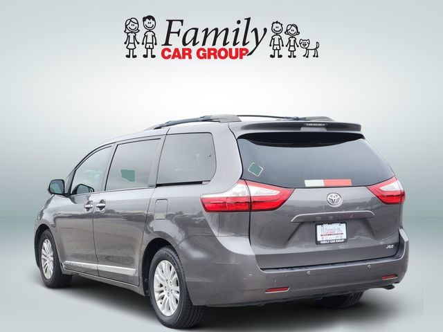 2017 Toyota Sienna XLE 8 Passenger